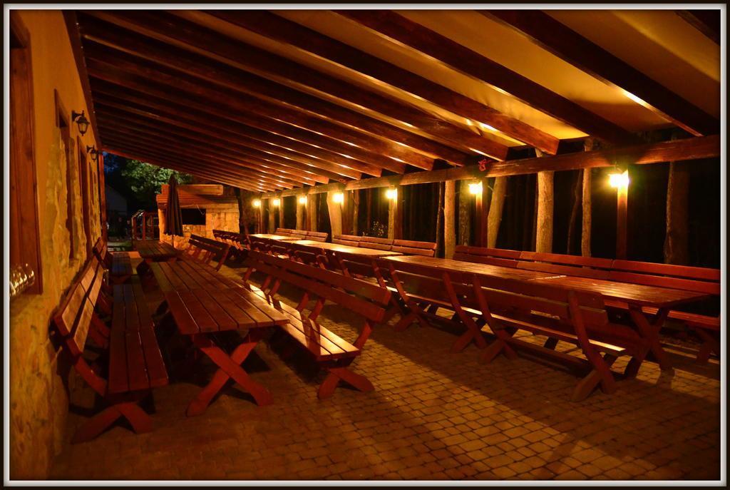 Bed and Breakfast Lesny Zakatek à Smardzewice Extérieur photo